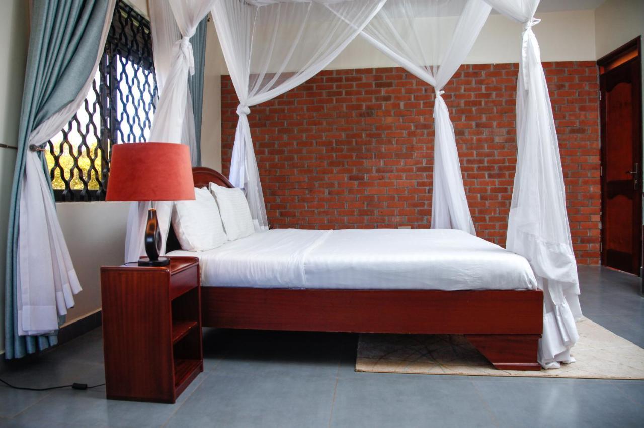 Fred And Winnie Bnb Kampala Ngoại thất bức ảnh