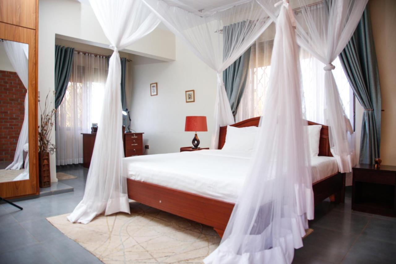 Fred And Winnie Bnb Kampala Ngoại thất bức ảnh