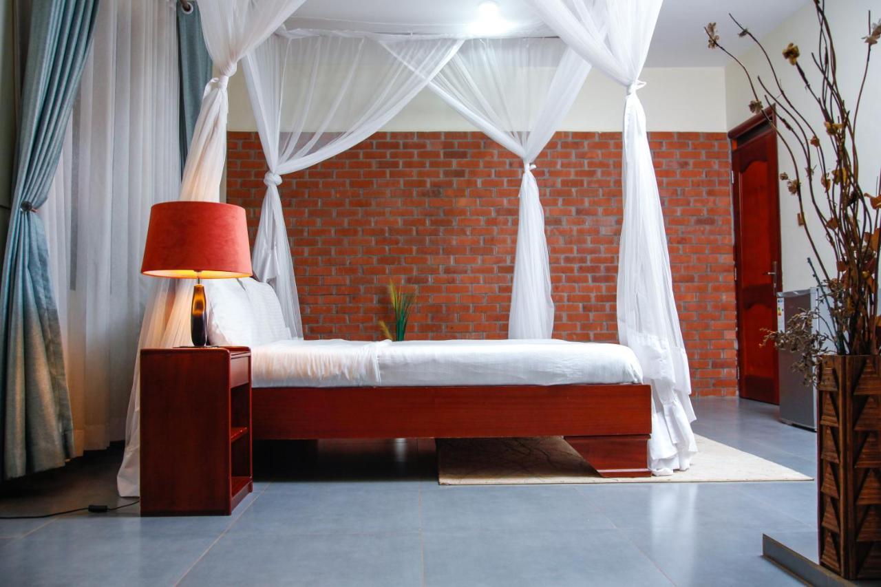 Fred And Winnie Bnb Kampala Ngoại thất bức ảnh