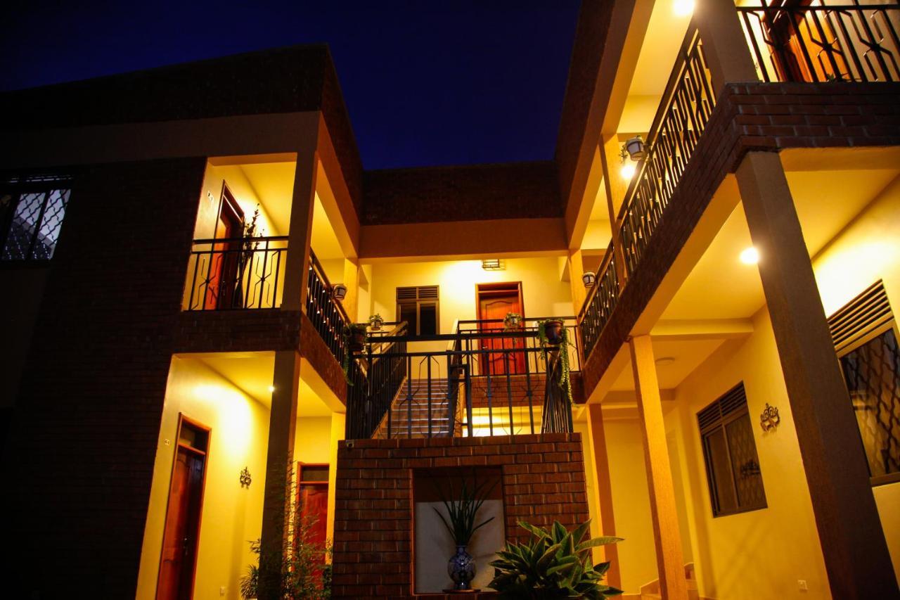 Fred And Winnie Bnb Kampala Ngoại thất bức ảnh